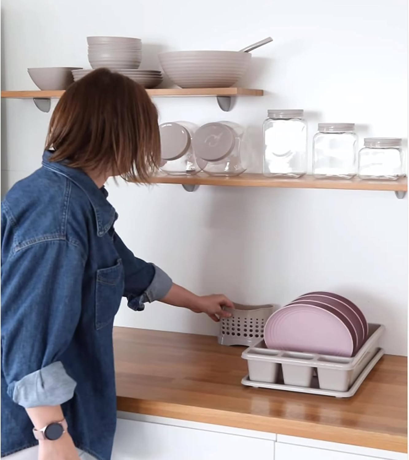 Dish Drainer Rack - Plastic Sink Drainer Tray (Rectangular 45 x 26 x 9cm) (Pink) - Image 3